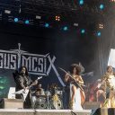 Angus McSix