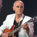 Larry Carlton